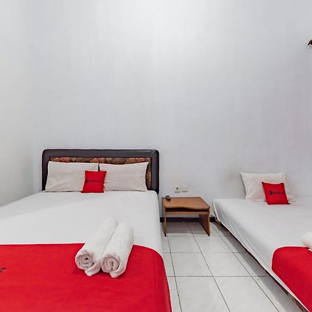 Reddoorz At Ciliwung Guest House Syariah Malang Bagian luar foto