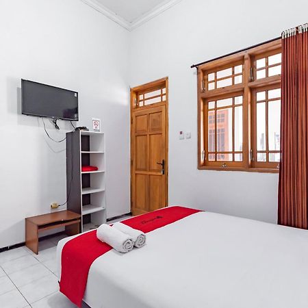 Reddoorz At Ciliwung Guest House Syariah Malang Bagian luar foto