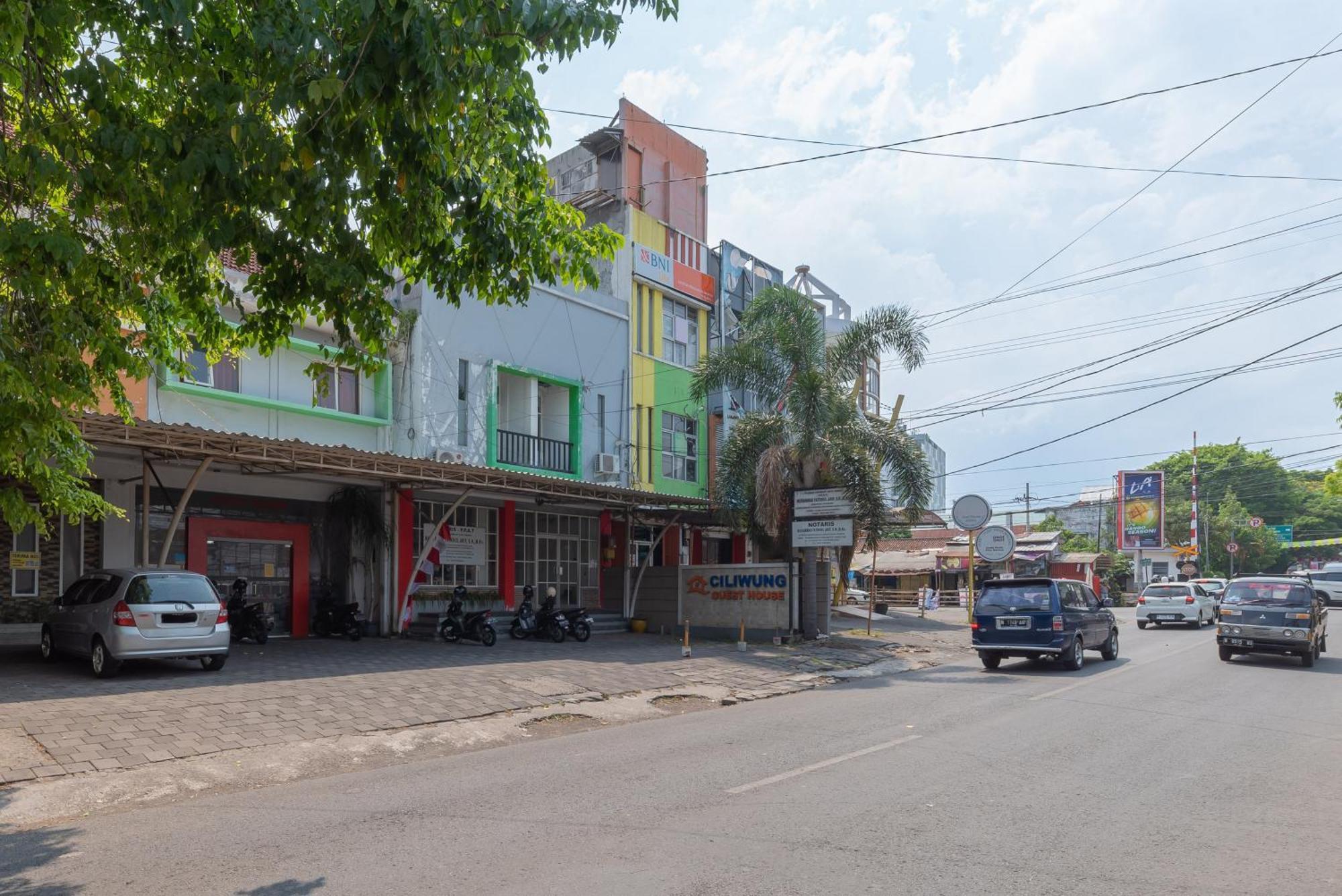 Reddoorz At Ciliwung Guest House Syariah Malang Bagian luar foto